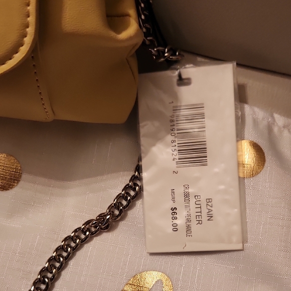 Steve Madden Yellow Mini Kiss-Lock Crossbody - Picture 4 of 6